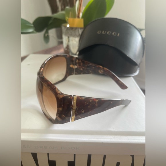 Rare Vintage Gucci sunglasses tortoise pattern as new.